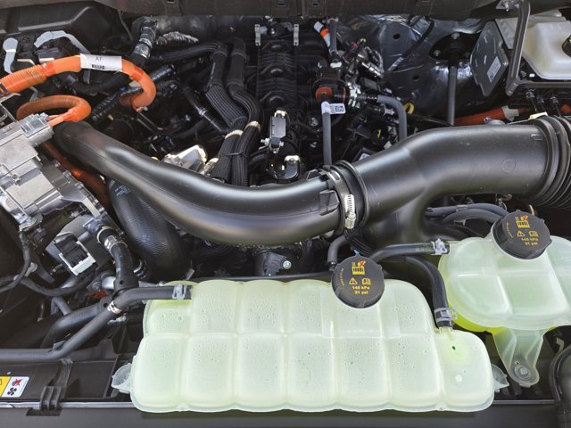 New 2025 Ford F150 Lariat w/ Equipment Group 501A Mid image 23