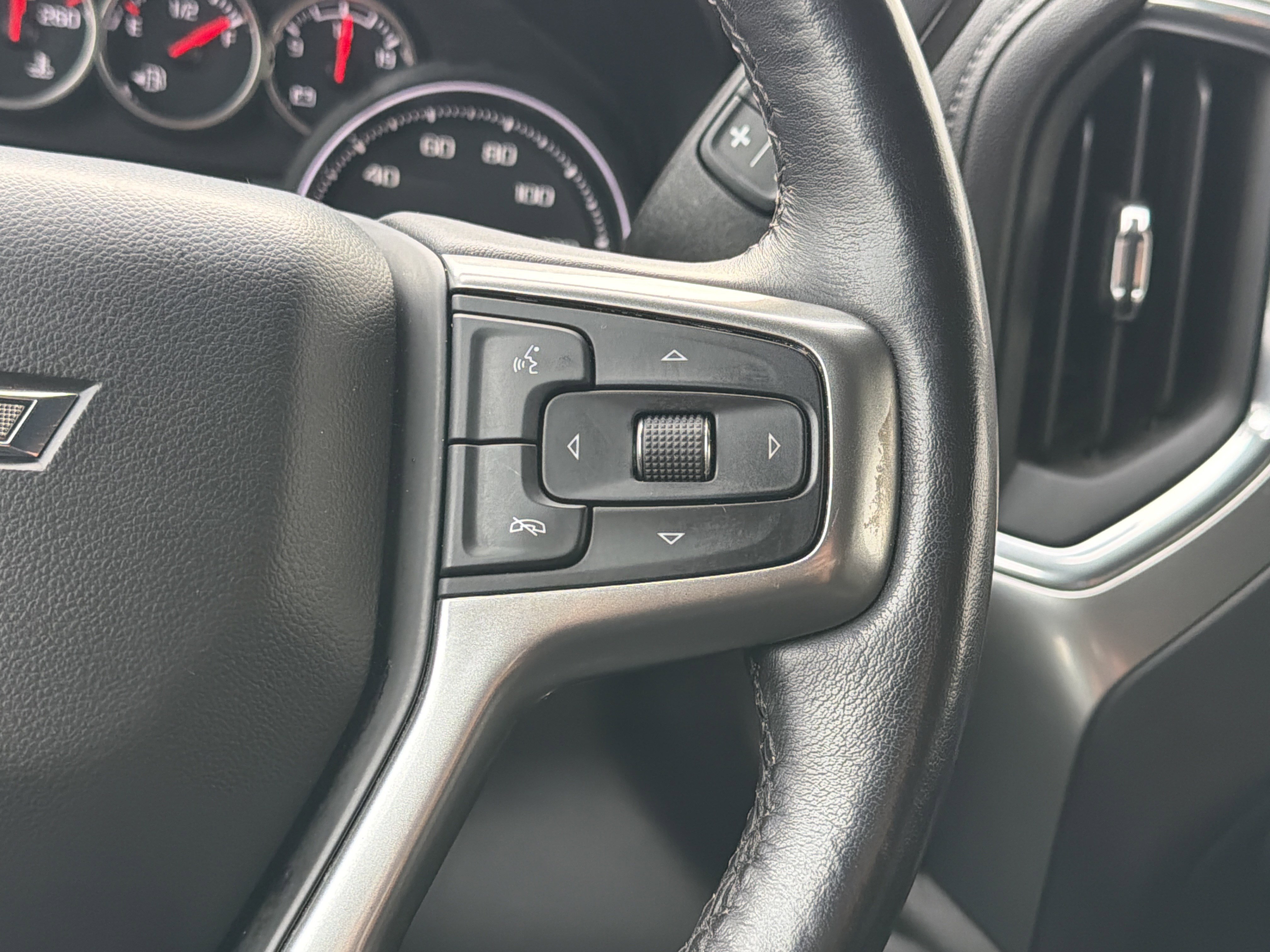 Used 2020 Chevrolet Silverado 1500 RST image 21