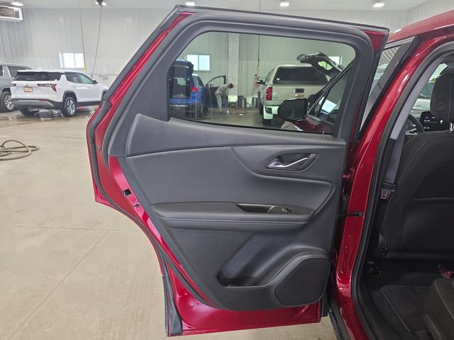 Used 2025 Chevrolet Blazer LT AWD/4WD image 25