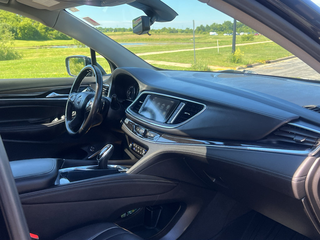 Used 2019 Buick Enclave Avenir w/ Avenir Technology Package AWD/4WD image 29