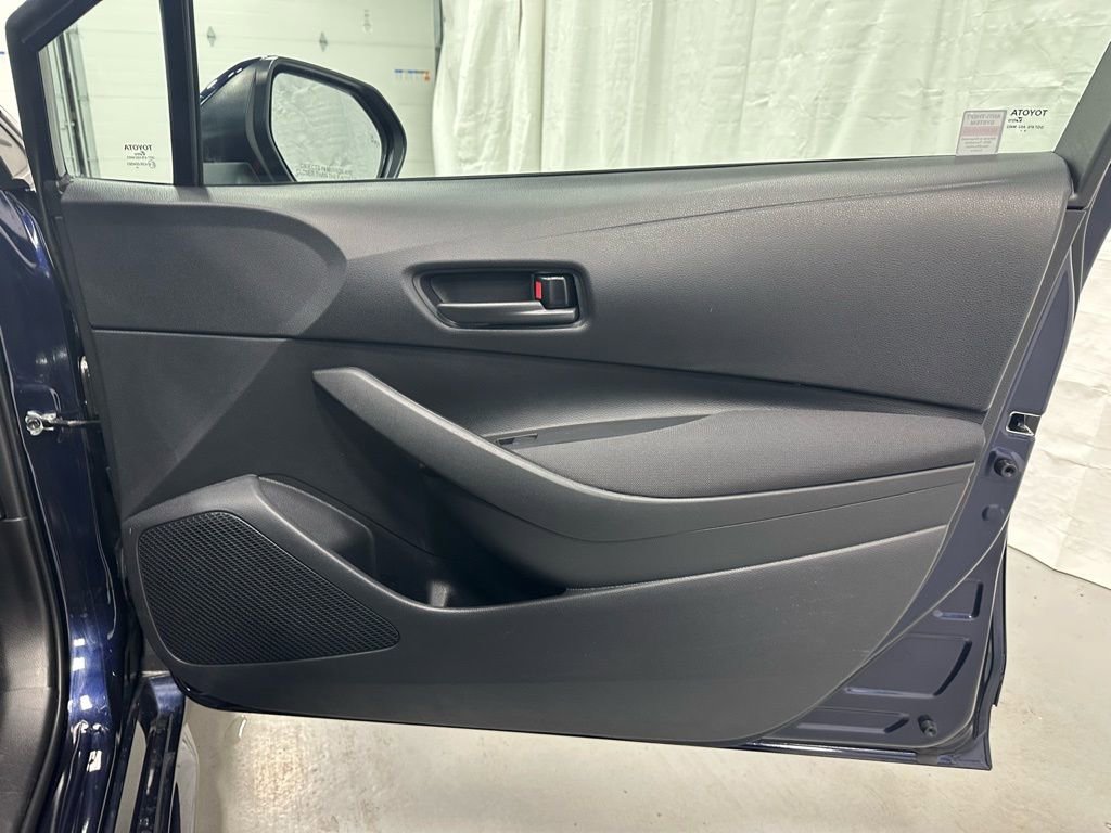 Used 2025 Toyota Corolla LE w/ LE Premium Package image 53