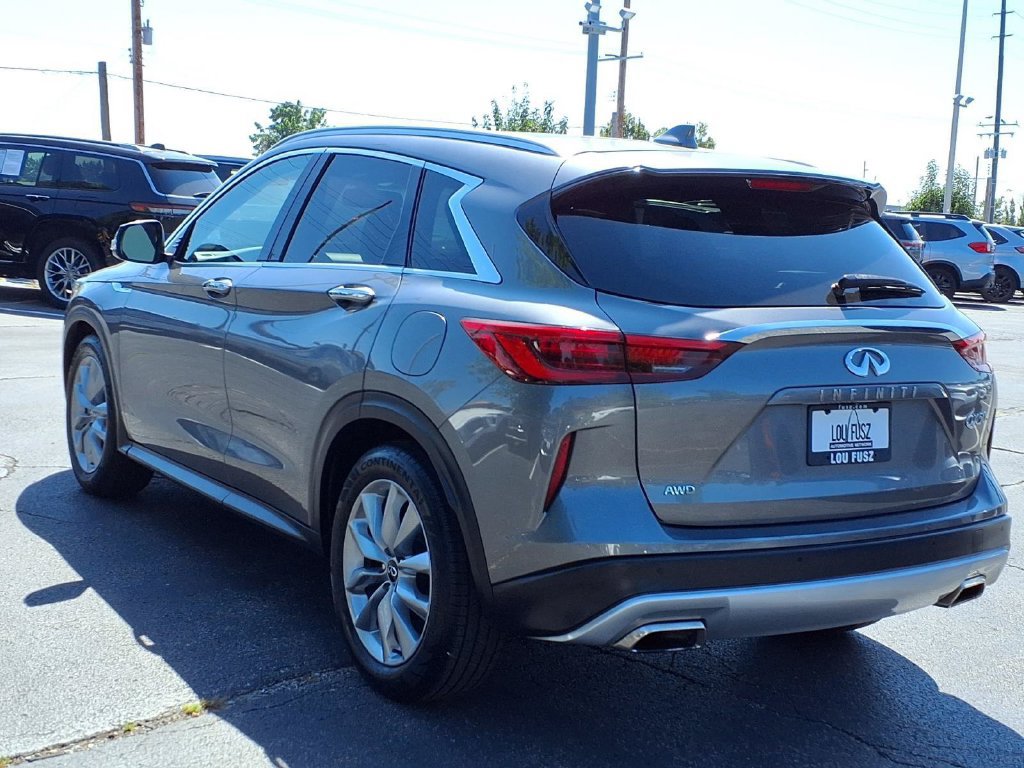 Used 2021 INFINITI QX50 Luxe AWD/4WD image 2