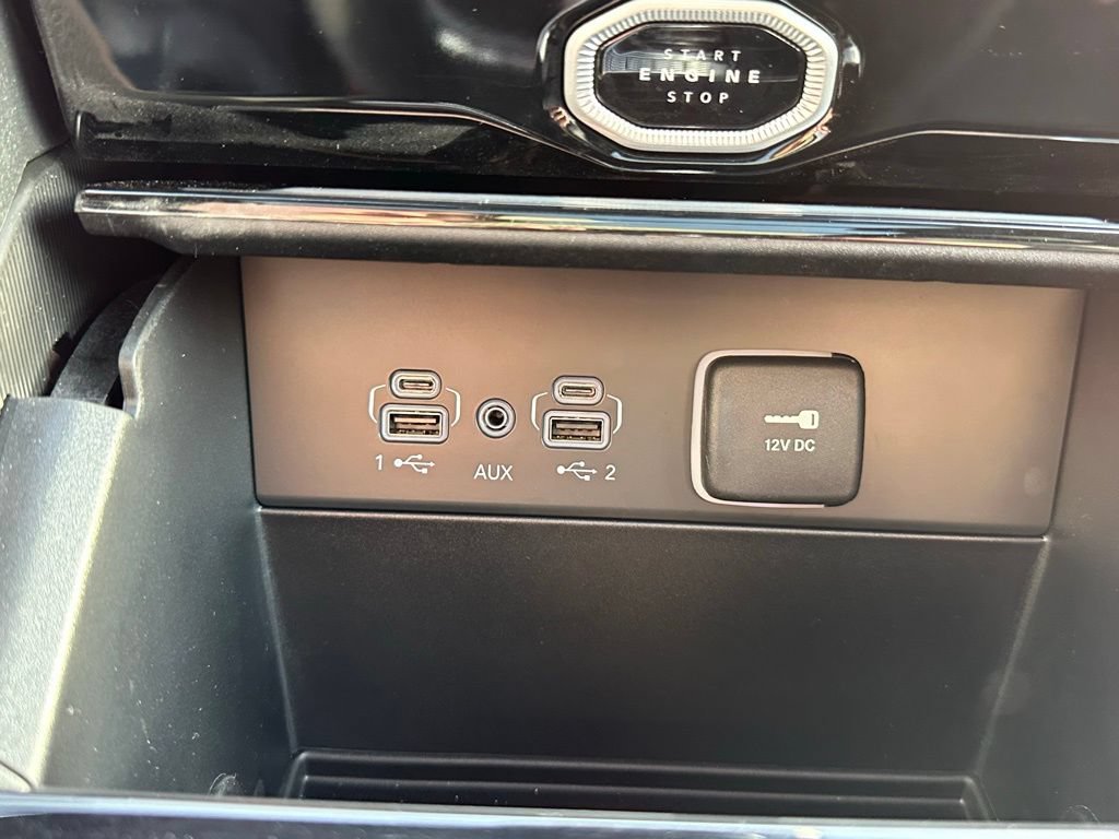 New 2026 Jeep Grand Cherokee Limited w/ Limited Altitude Package AWD/4WD image 33