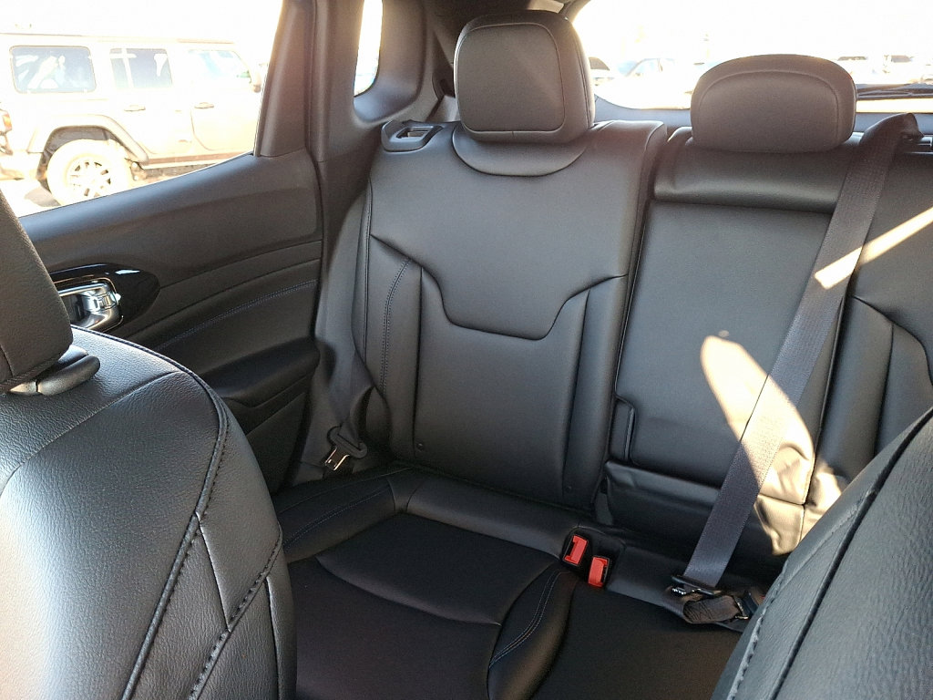 New 2026 Jeep Compass Limited image 12