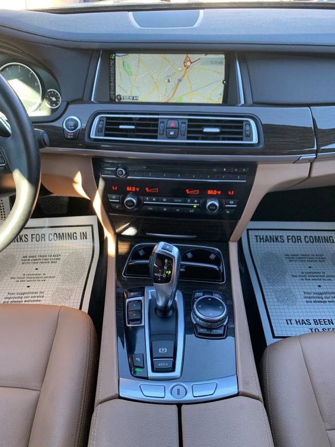 Used 2014 BMW 740i image 15
