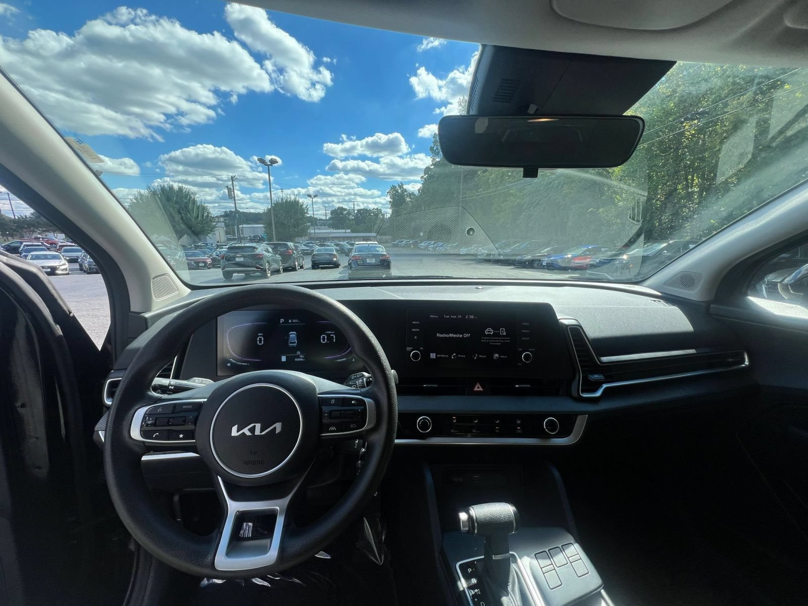 Used 2025 Kia Sportage LX FWD image 27