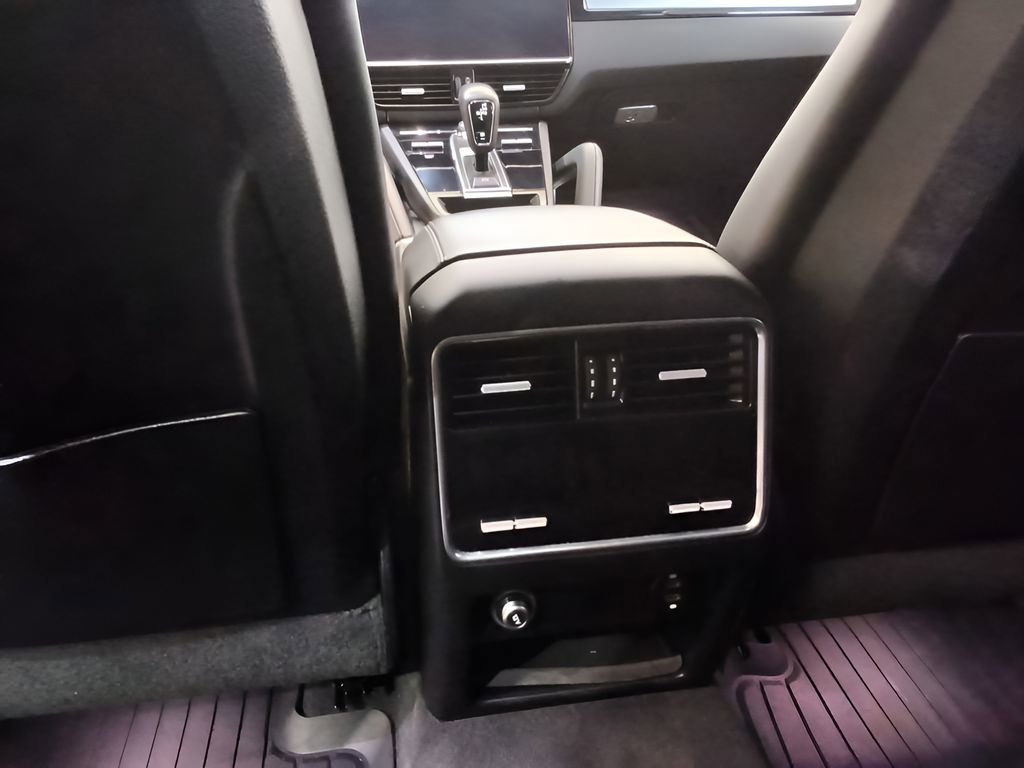 Used 2023 Porsche Cayenne Turbo image 22