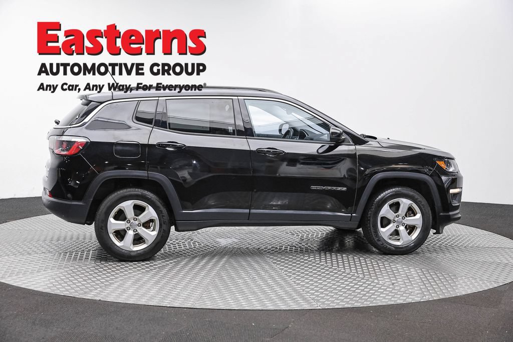 Used 2018 Jeep Compass Latitude w/ Popular Equipment Group AWD/4WD image 4