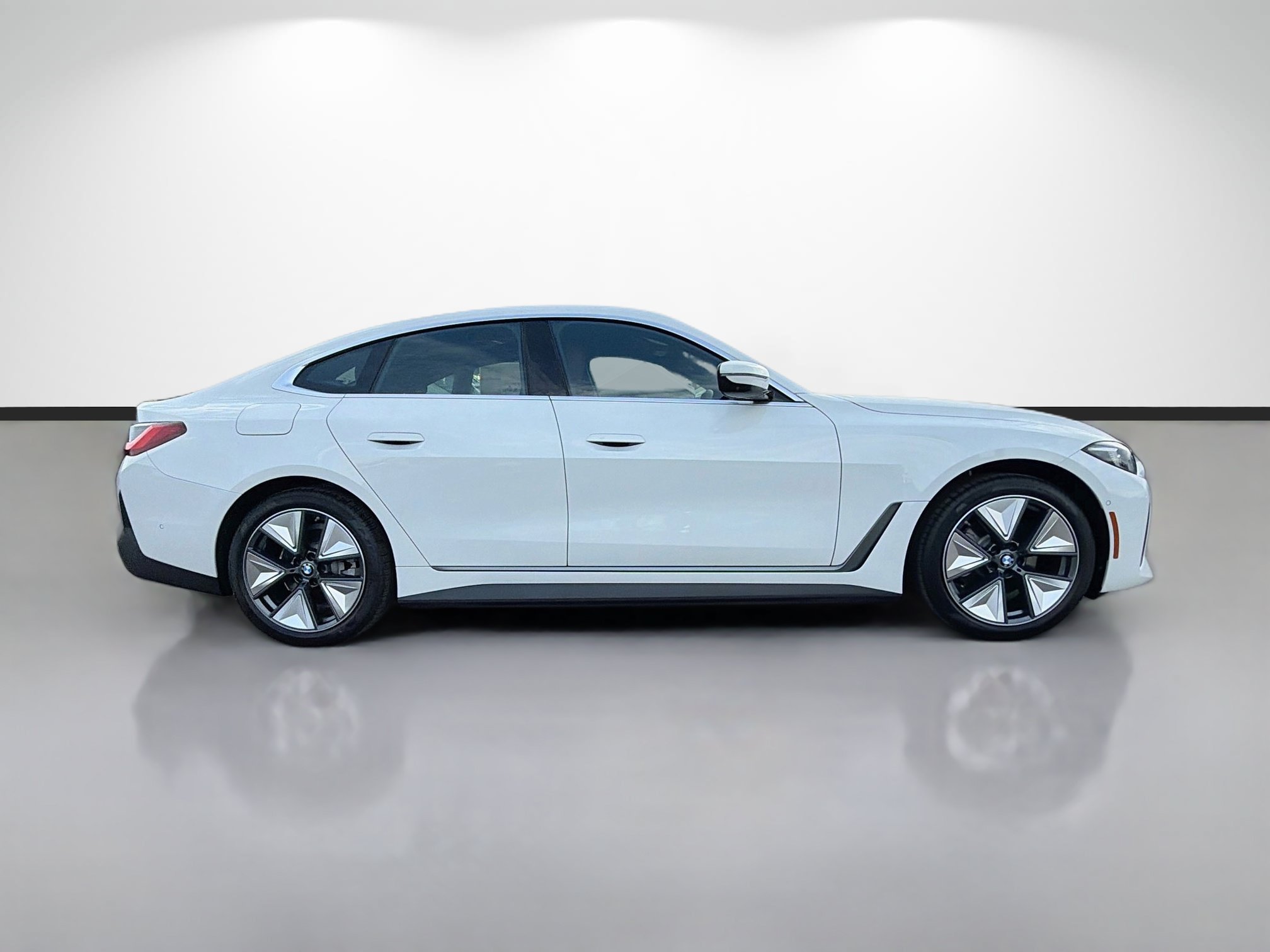 Used 2026 BMW i4 eDrive40 w/ Parking Assistance Package RWD image 2
