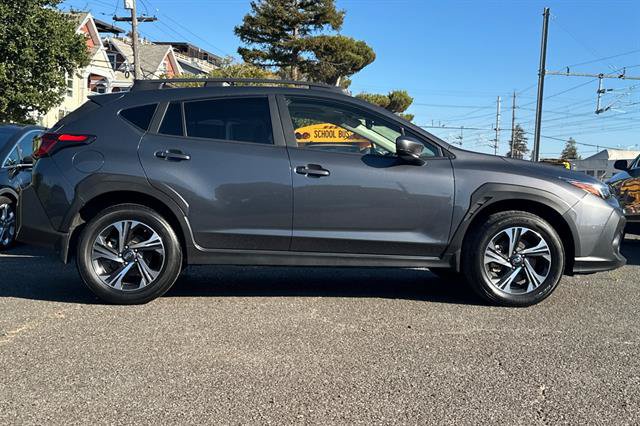 Used 2024 Subaru Crosstrek 2.0i Premium AWD/4WD image 2