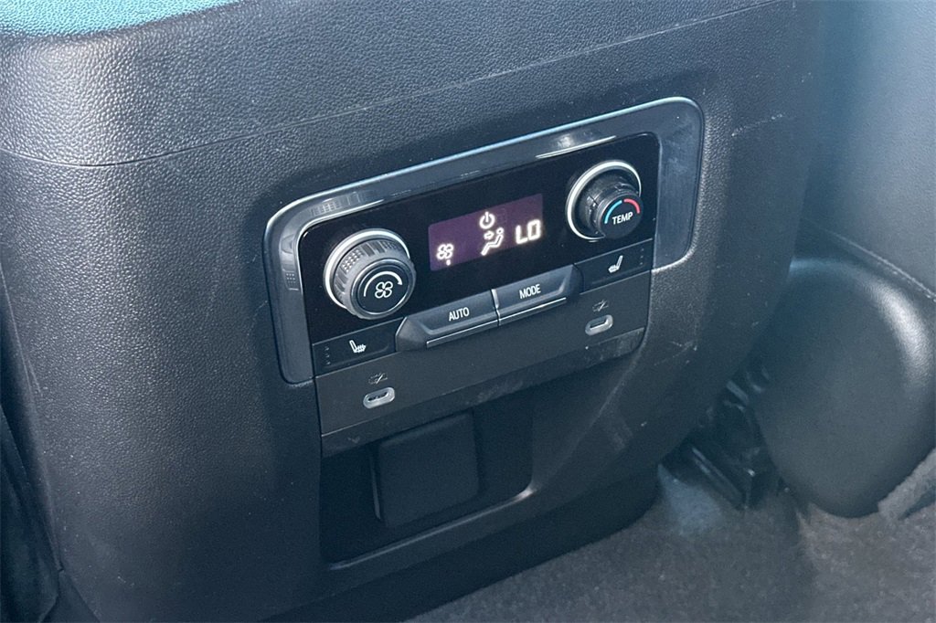 Used 2022 Chevrolet Tahoe High Country image 16