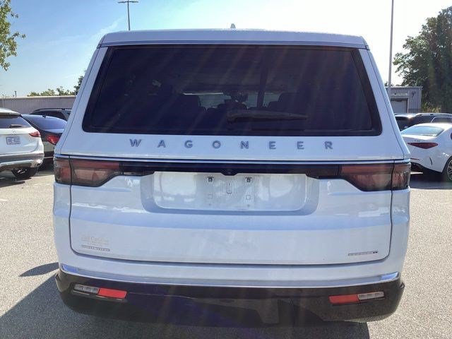 Used 2023 Jeep Wagoneer Series II w/ Premium Group I AWD/4WD image 3