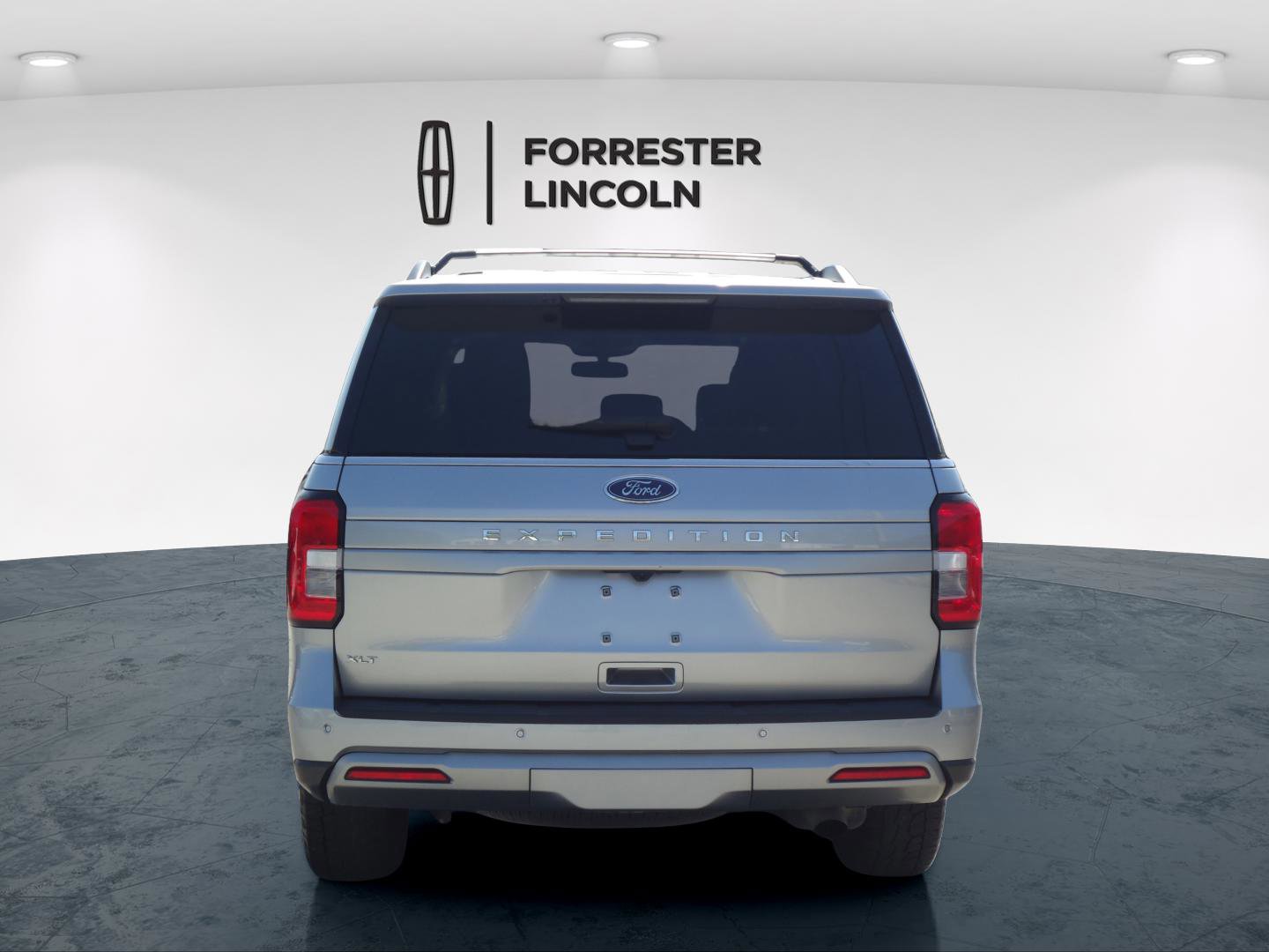 Used 2022 Ford Expedition XLT AWD/4WD image 4