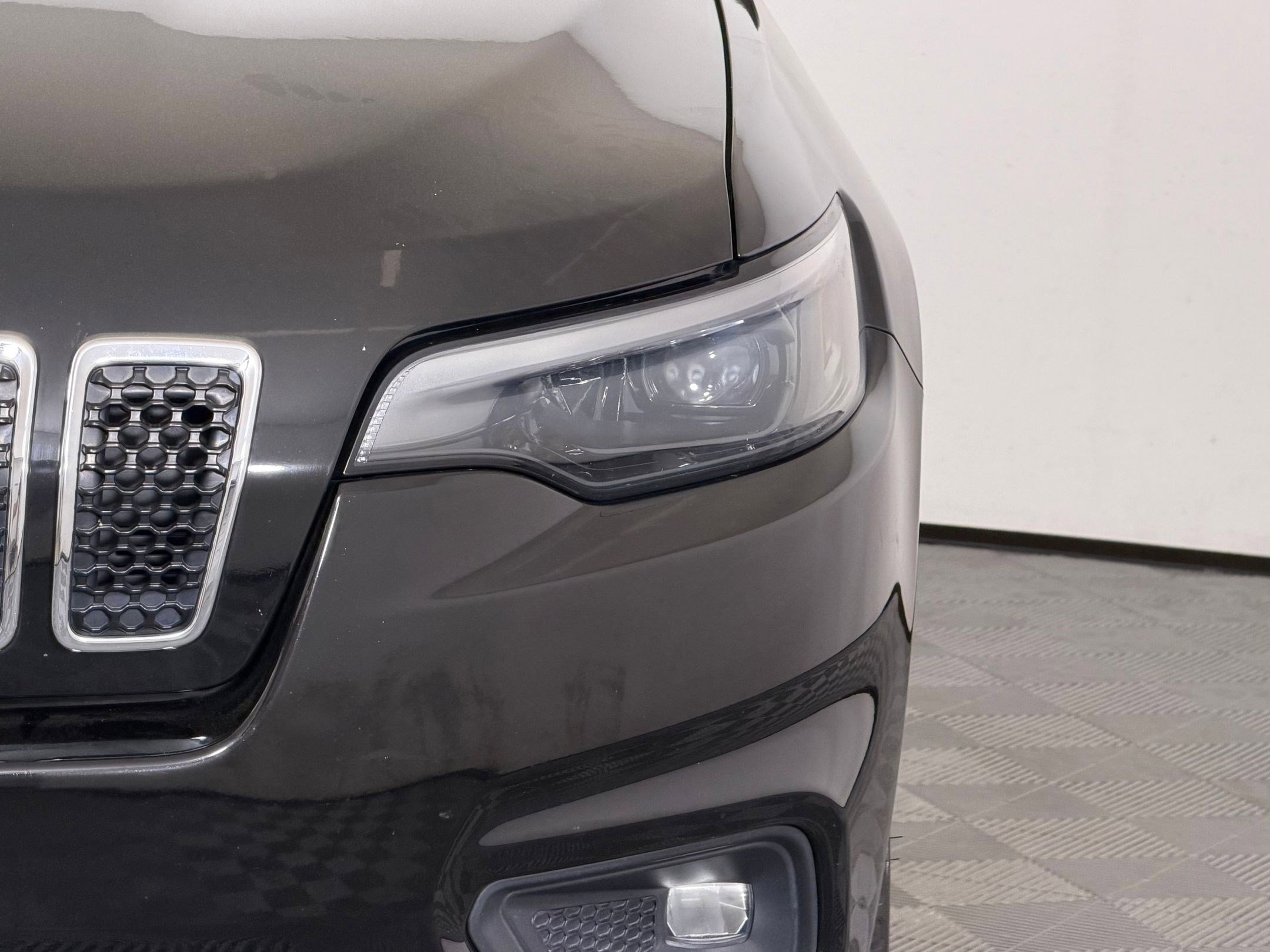 Used 2020 Jeep Cherokee Latitude Plus w/ Comfort/Convenience Group image 11