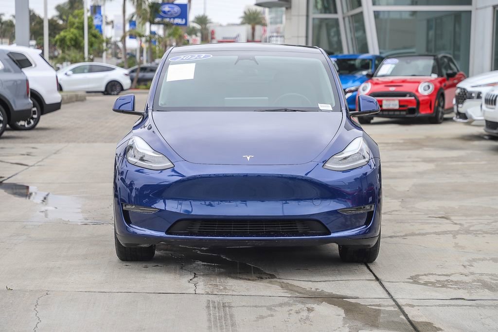 Used 2023 Tesla Model Y Long Range AWD/4WD image 2