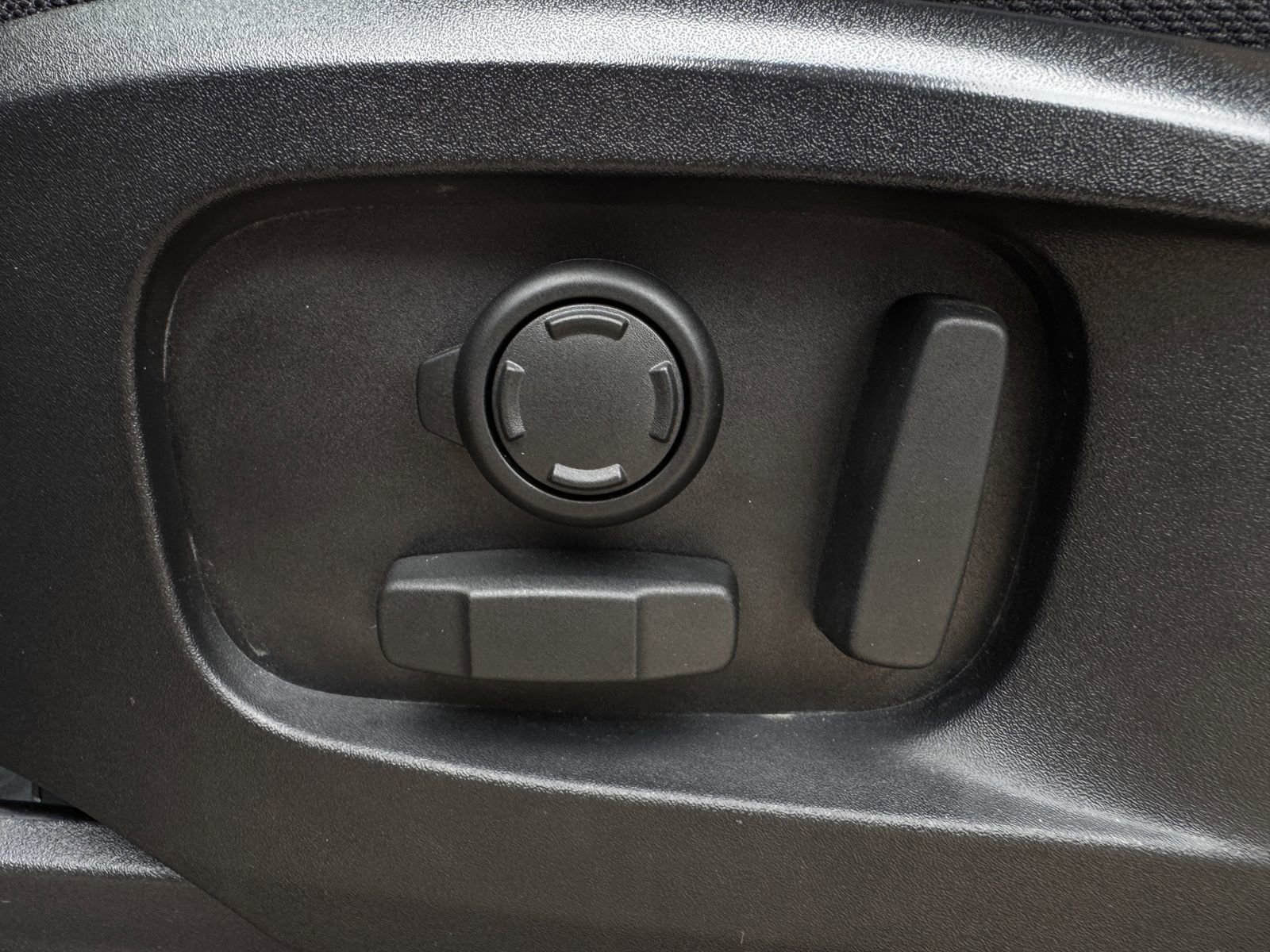 Used 2022 Land Rover Defender 110 X image 28