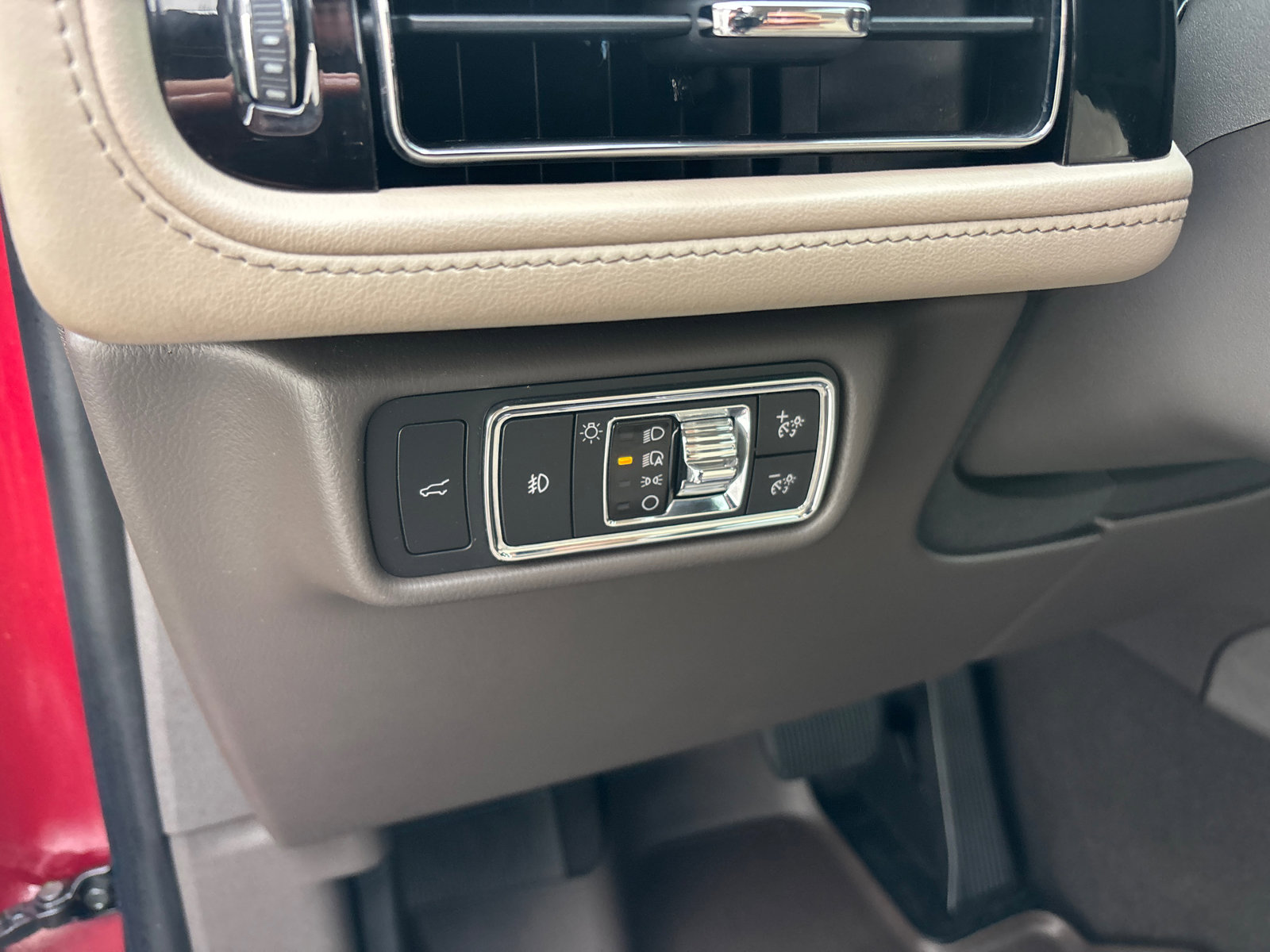 Used 2020 Lincoln Aviator Reserve w/ Equipment Group 202A image 14