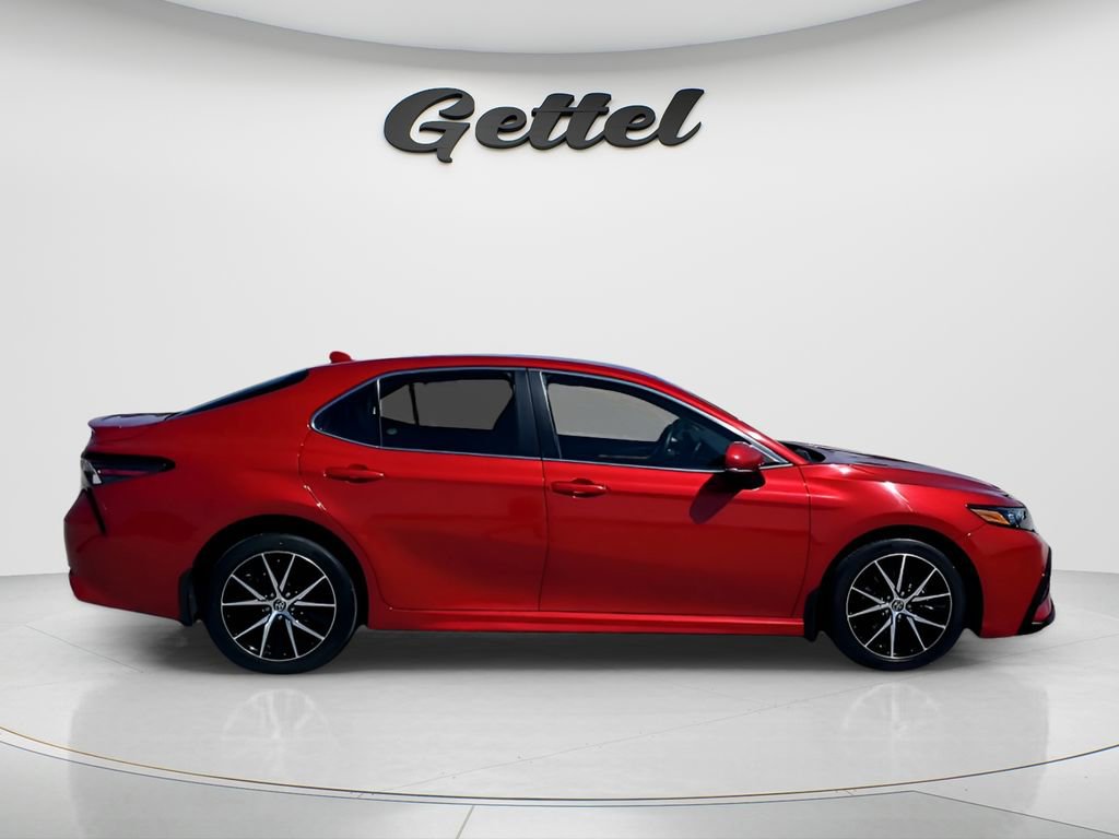 Certified 2022 Toyota Camry SE image 6