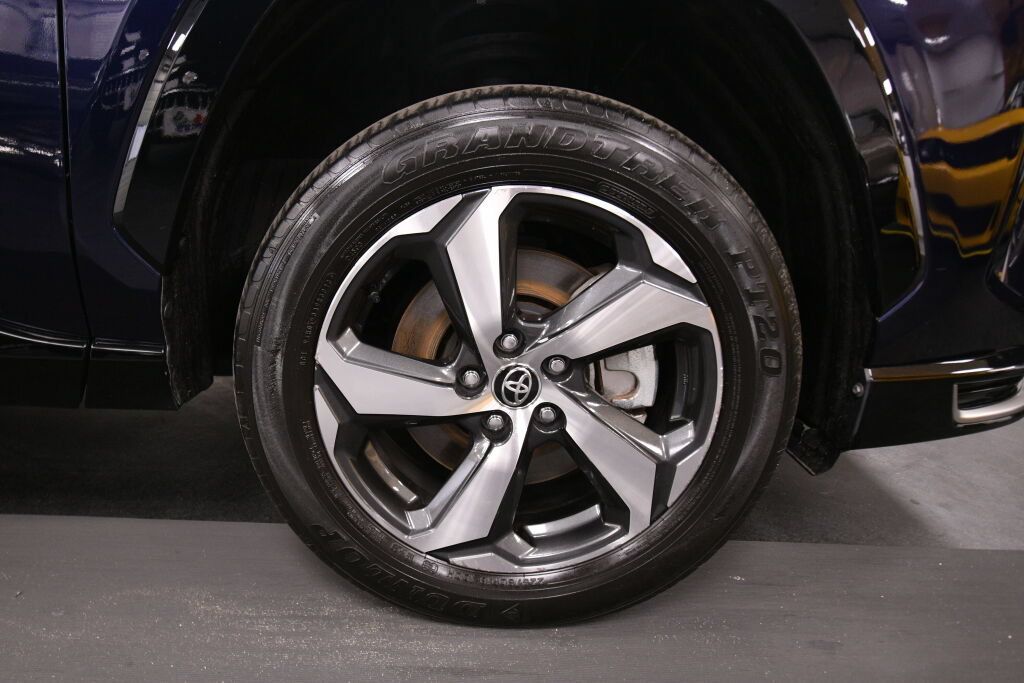 Used 2023 Toyota RAV4 SE w/ Weather & Moonroof Package AWD/4WD image 31