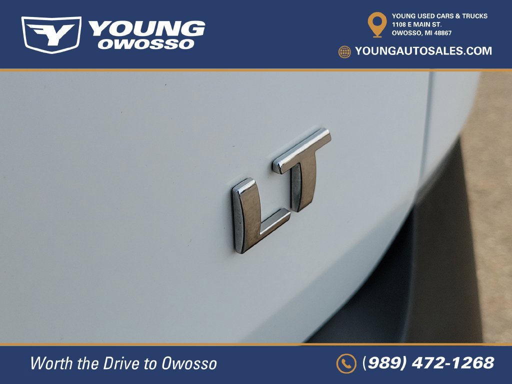 Used 2019 Chevrolet Traverse LT w/ LPO, Black Accent Package FWD image 8