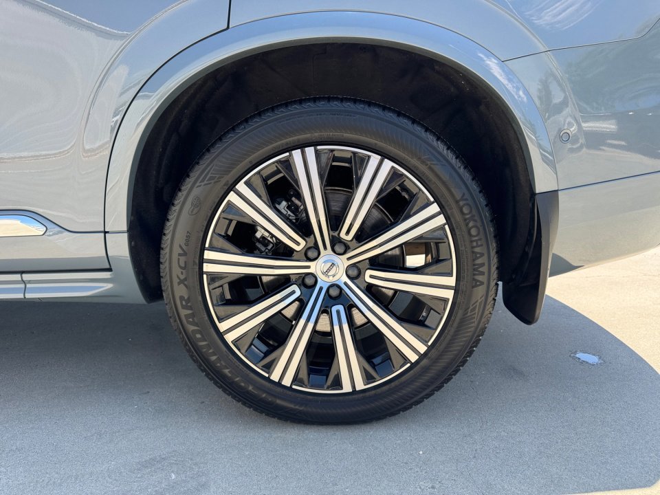 Certified 2023 Volvo XC90 B6 Plus w/ Protection Package Premier AWD/4WD image 22