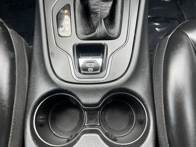 Used 2019 Jeep Cherokee Latitude Plus FWD image 17