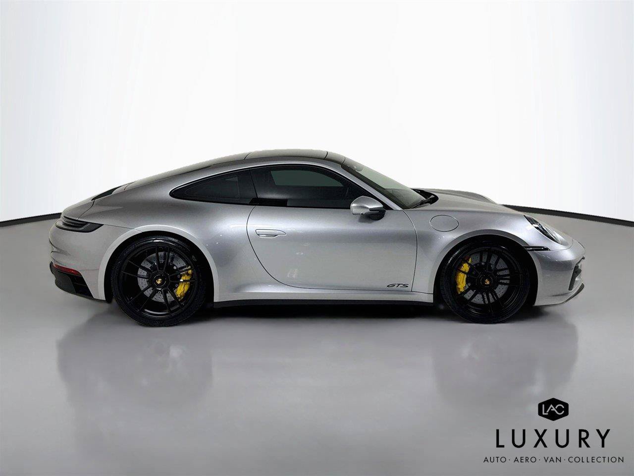 Used 2024 Porsche 911 Carrera GTS w/ Premium Package RWD image 4