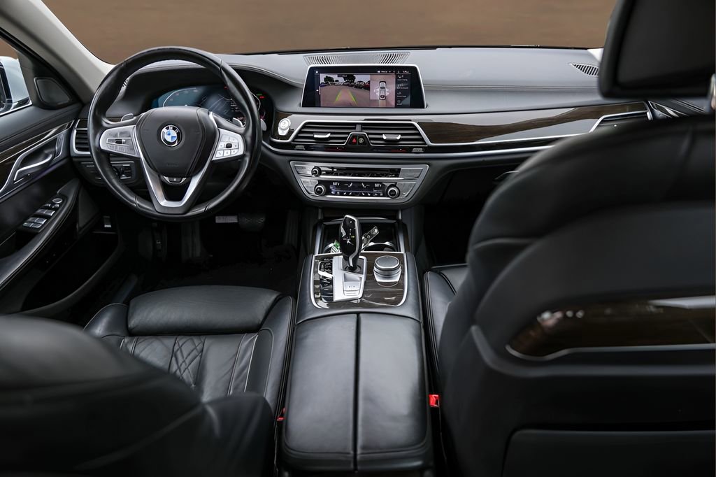 Used 2020 BMW 740i RWD image 29