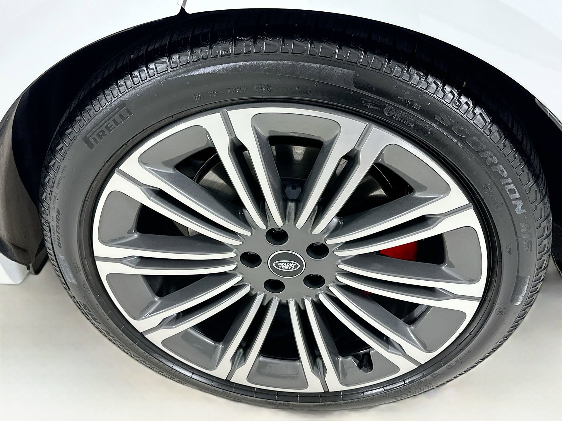 Used 2025 Land Rover Range Rover Sport Dynamic SE image 33