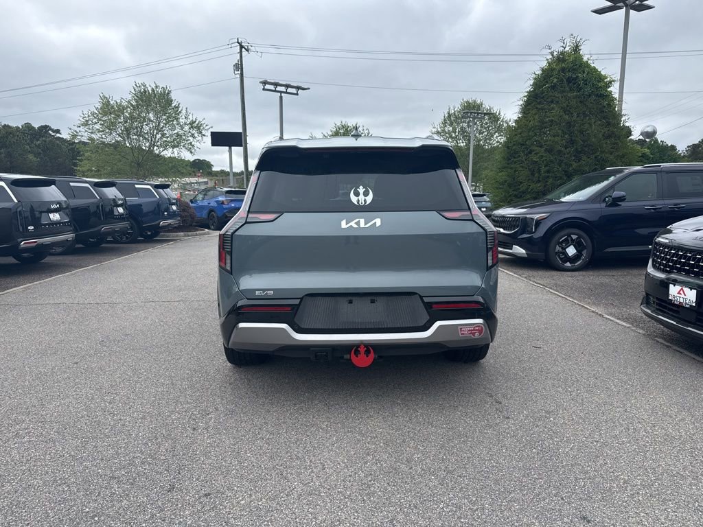 Used 2024 Kia EV9 Land AWD/4WD image 4