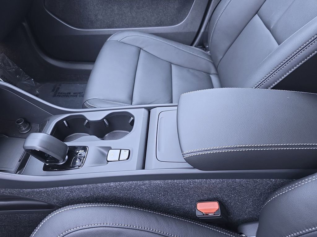 New 2026 Volvo XC40 B5 Core w/ Protection Package image 26