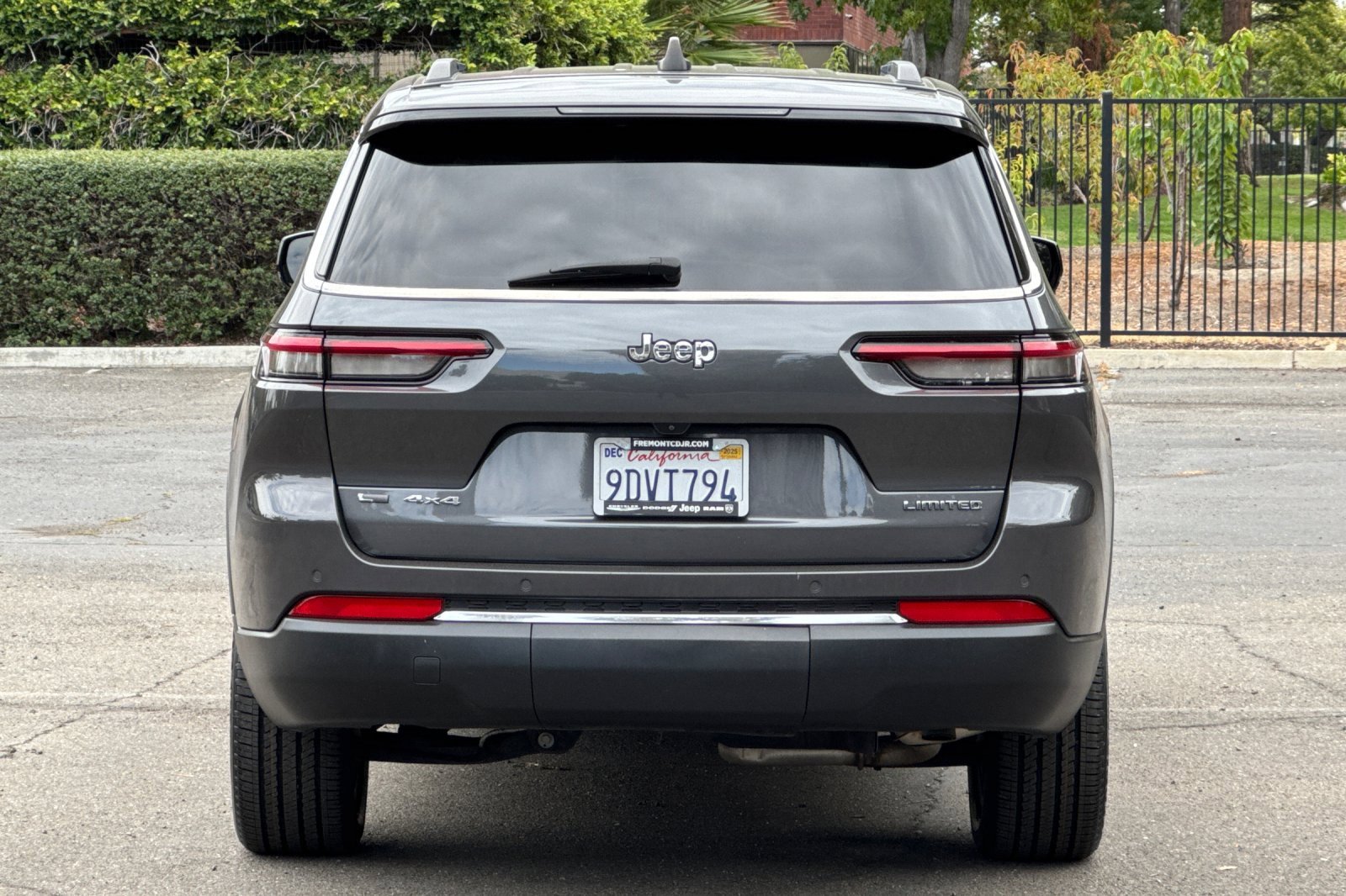 Used 2023 Jeep Grand Cherokee L Limited w/ Rear Seat Video Group I image 4