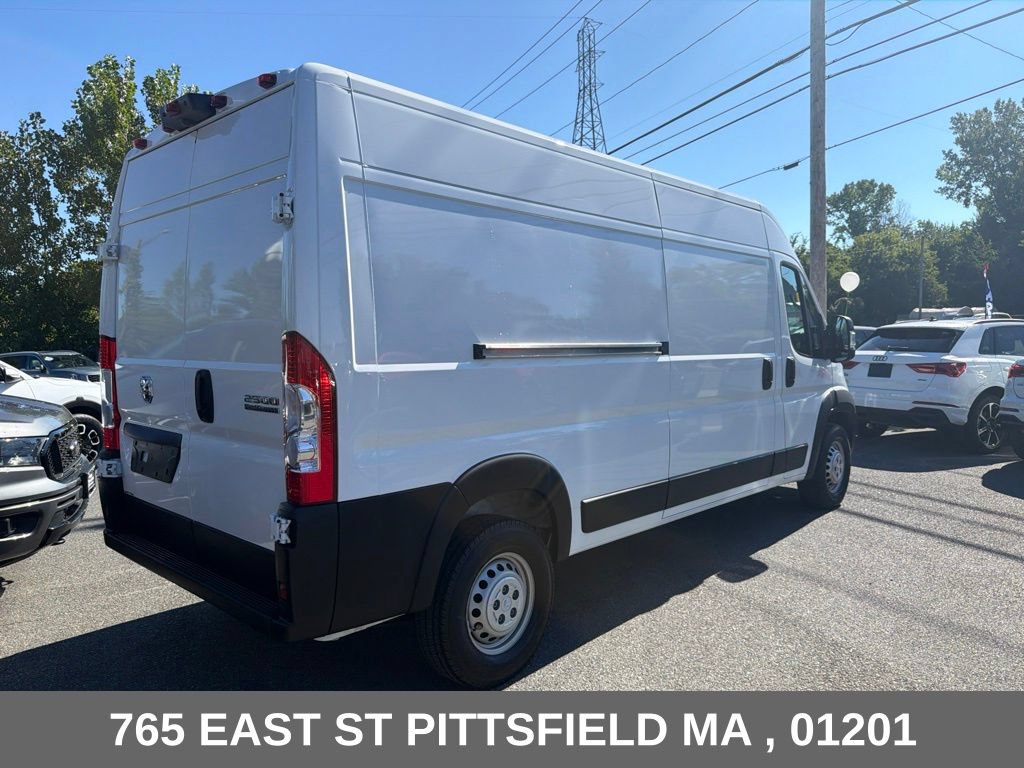 Used 2026 RAM ProMaster 2500 w/ Convenience Group FWD image 8