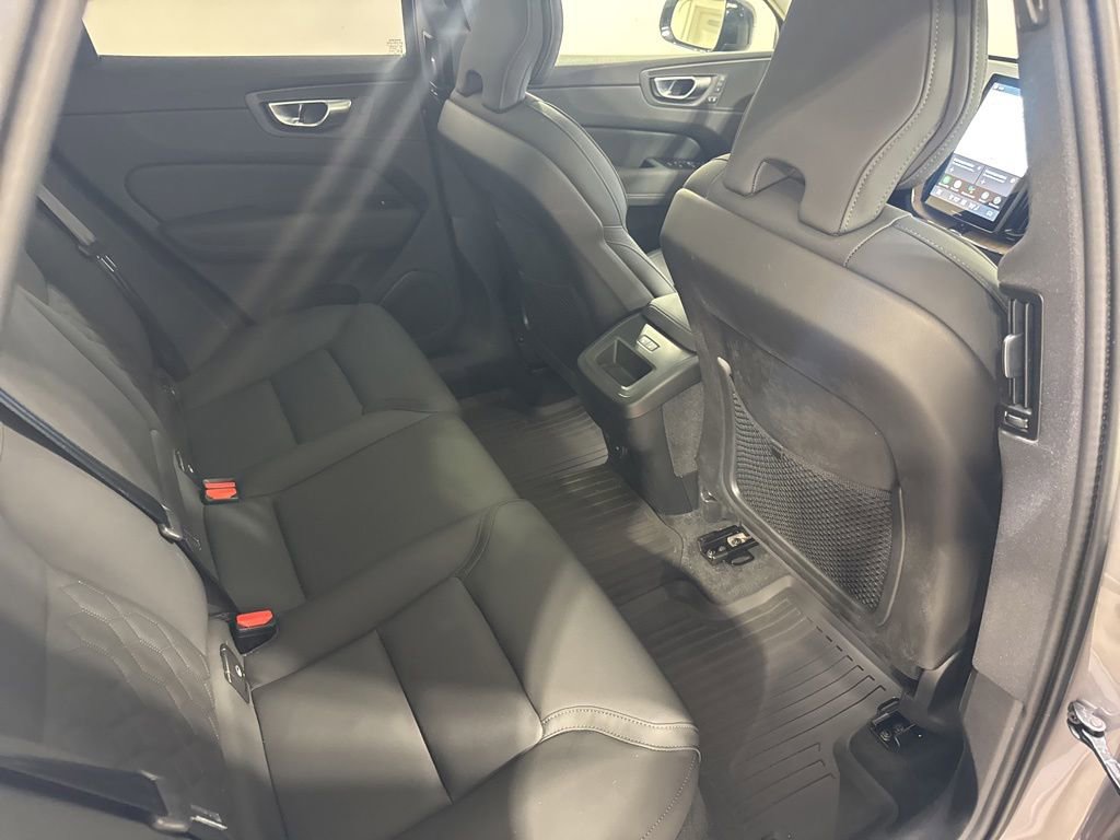 Used 2026 Volvo XC60 B5 Plus w/ Climate Package AWD/4WD image 24