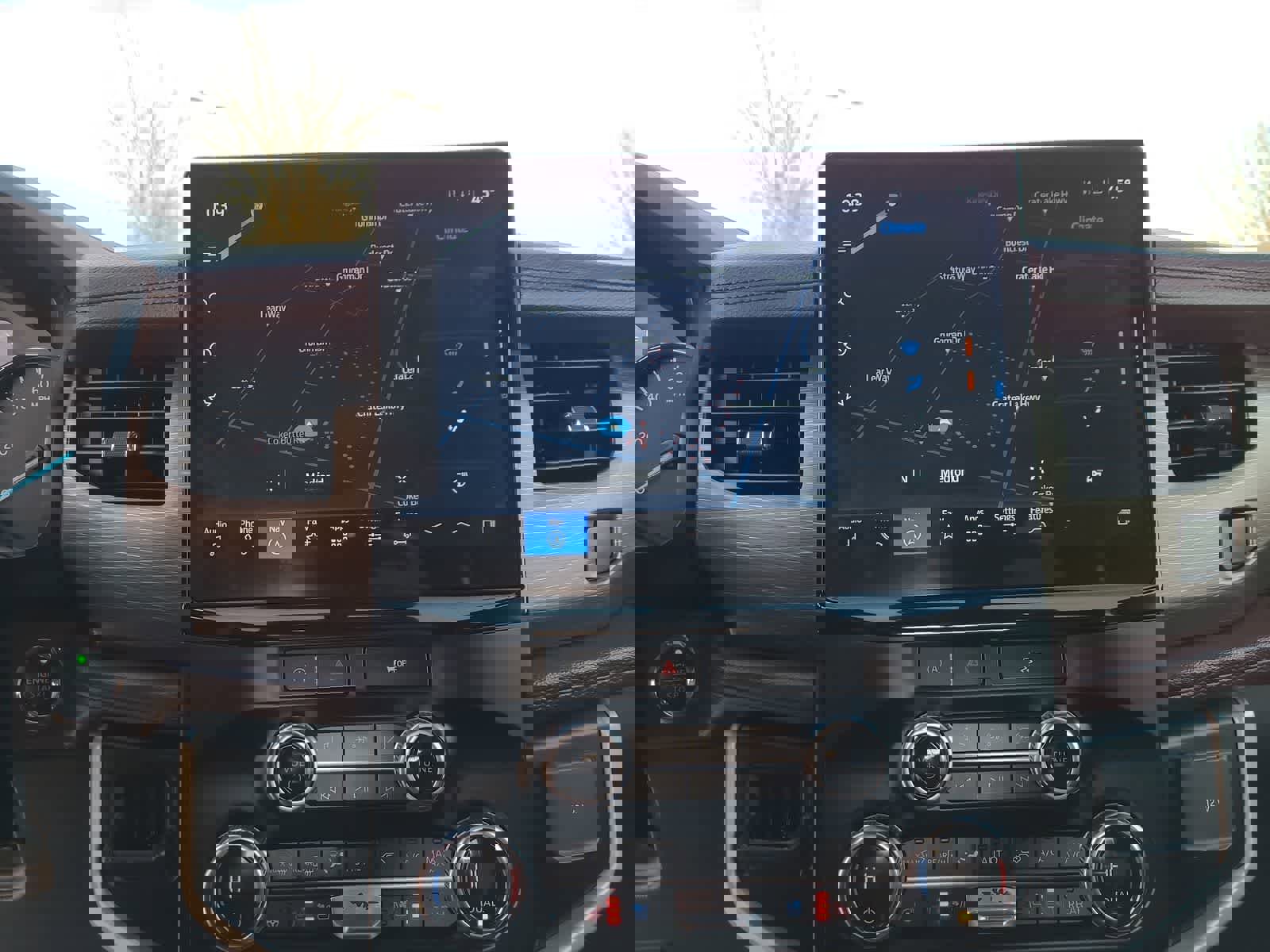 Used 2023 Ford Expedition Limited image 24