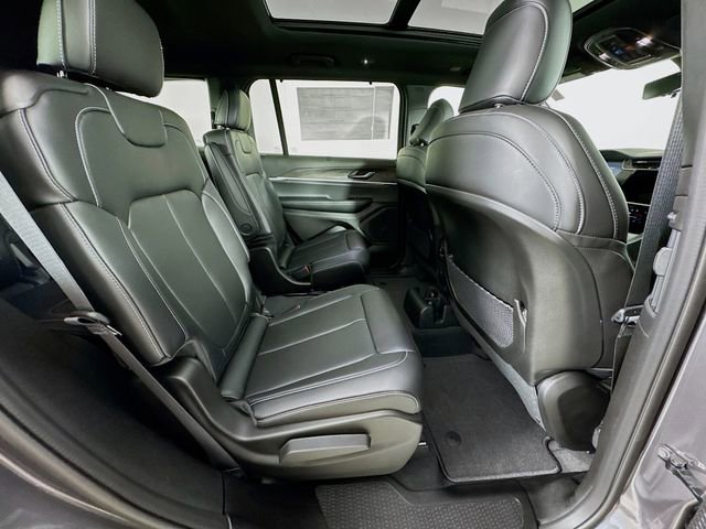 New 2025 Jeep Grand Cherokee L Limited w/ Luxury Tech Group II image 32