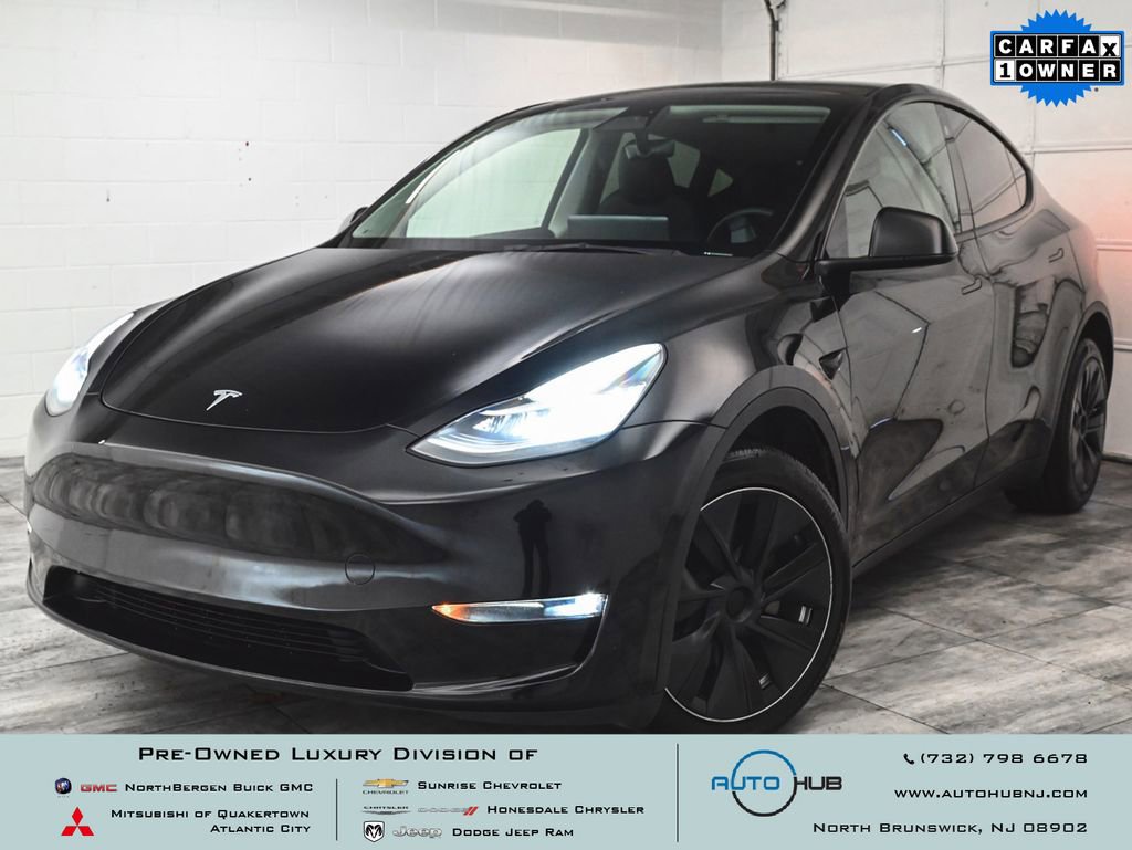 Used 2023 Tesla Model Y Long Range image 1
