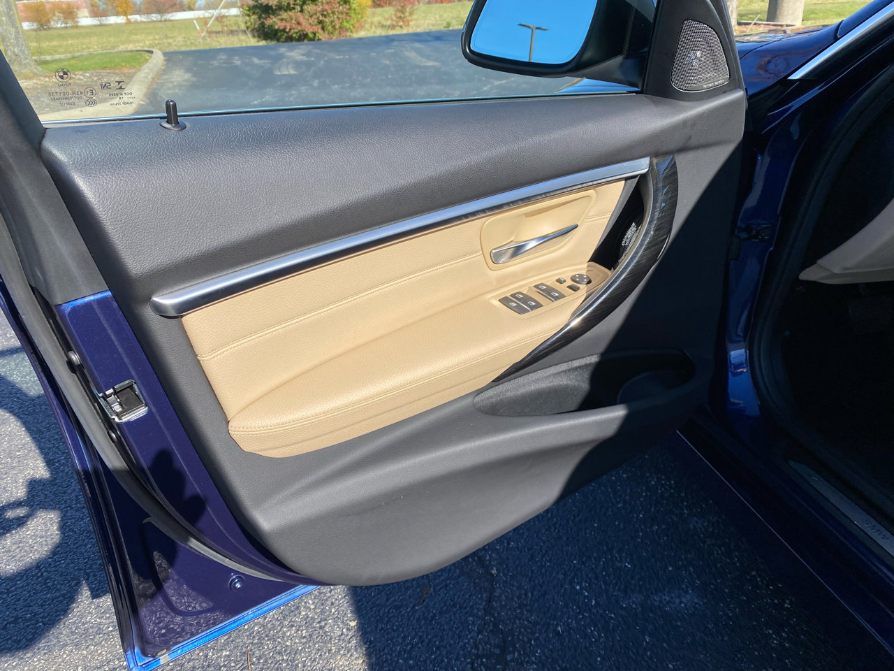 Used 2018 BMW 330i xDrive 330i xDrive SULEV Sedan w/ Premium Package image 12