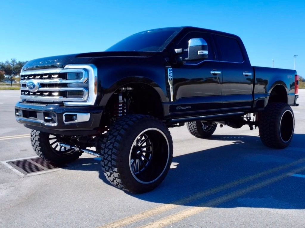 Used 2024 Ford F250 Platinum w/ FX4 Off-Road Package AWD/4WD image 26