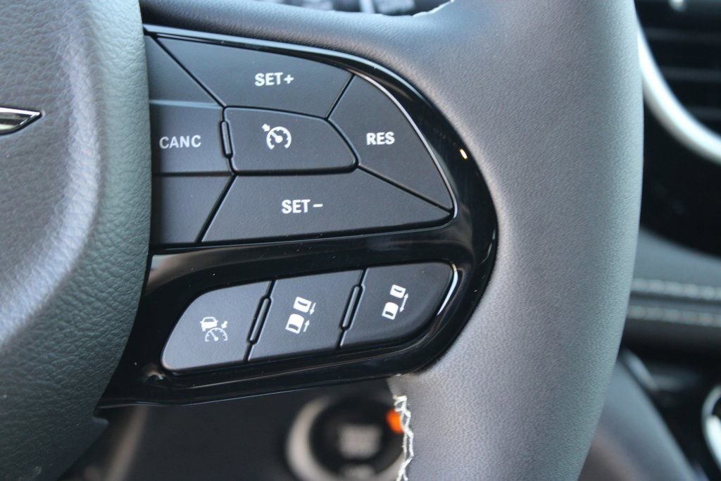 New 2026 Chrysler Pacifica Limited w/ S Appearance Package image 14