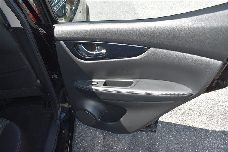 Used 2019 Nissan Rogue Sport SV w/ Technology Package AWD/4WD image 23