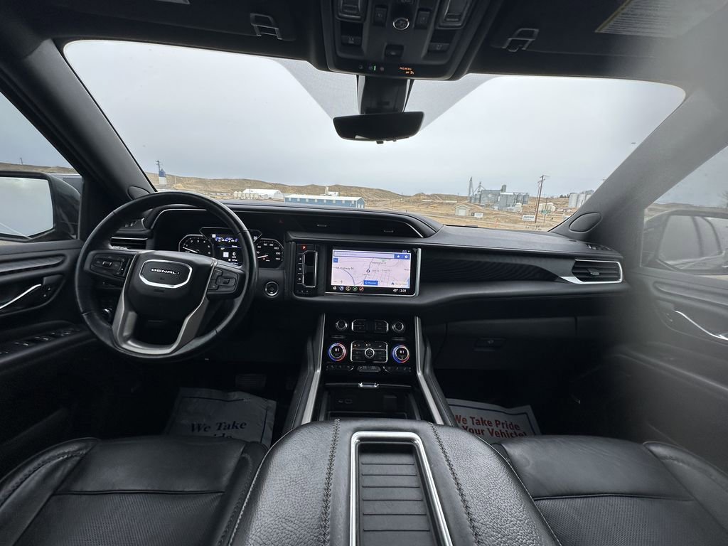 Used 2021 GMC Yukon Denali w/ Advanced Technology Package image 19