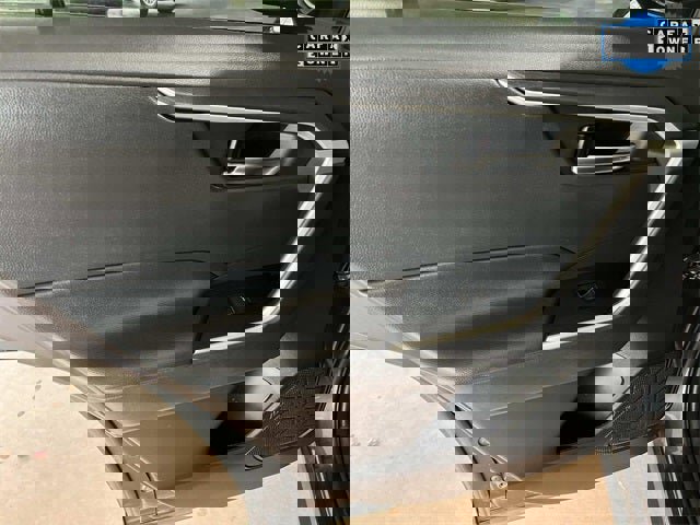 Used 2023 Toyota RAV4 XLE Premium image 17