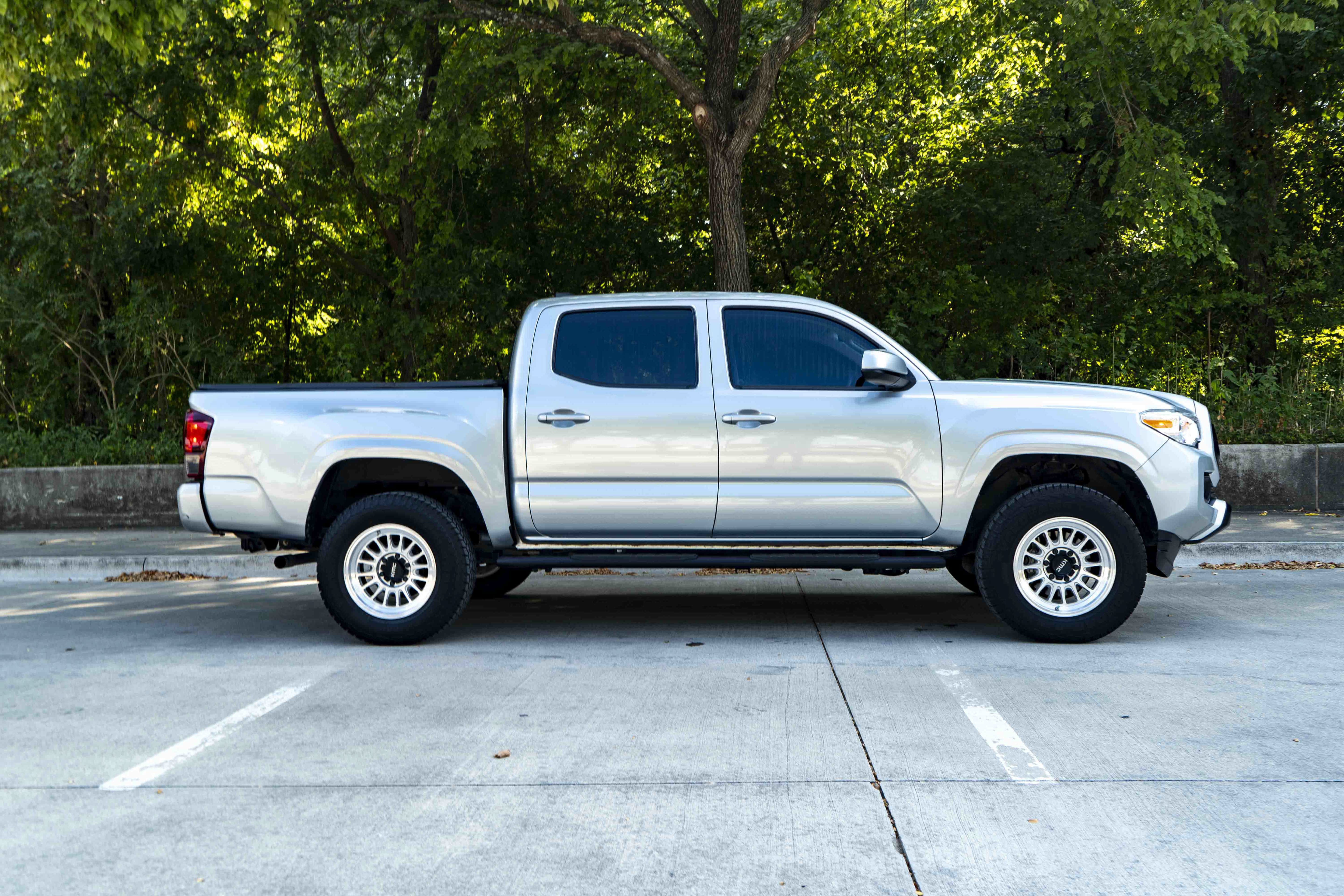 Used 2023 Toyota Tacoma SR AWD/4WD image 10