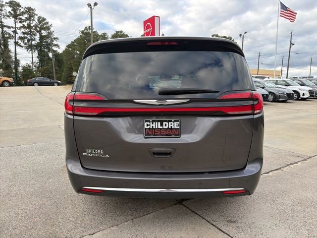 Used 2022 Chrysler Pacifica Touring-L image 7