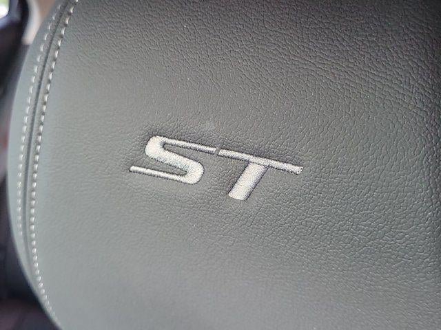 Used 2024 Buick Encore GX Sport Touring FWD image 16