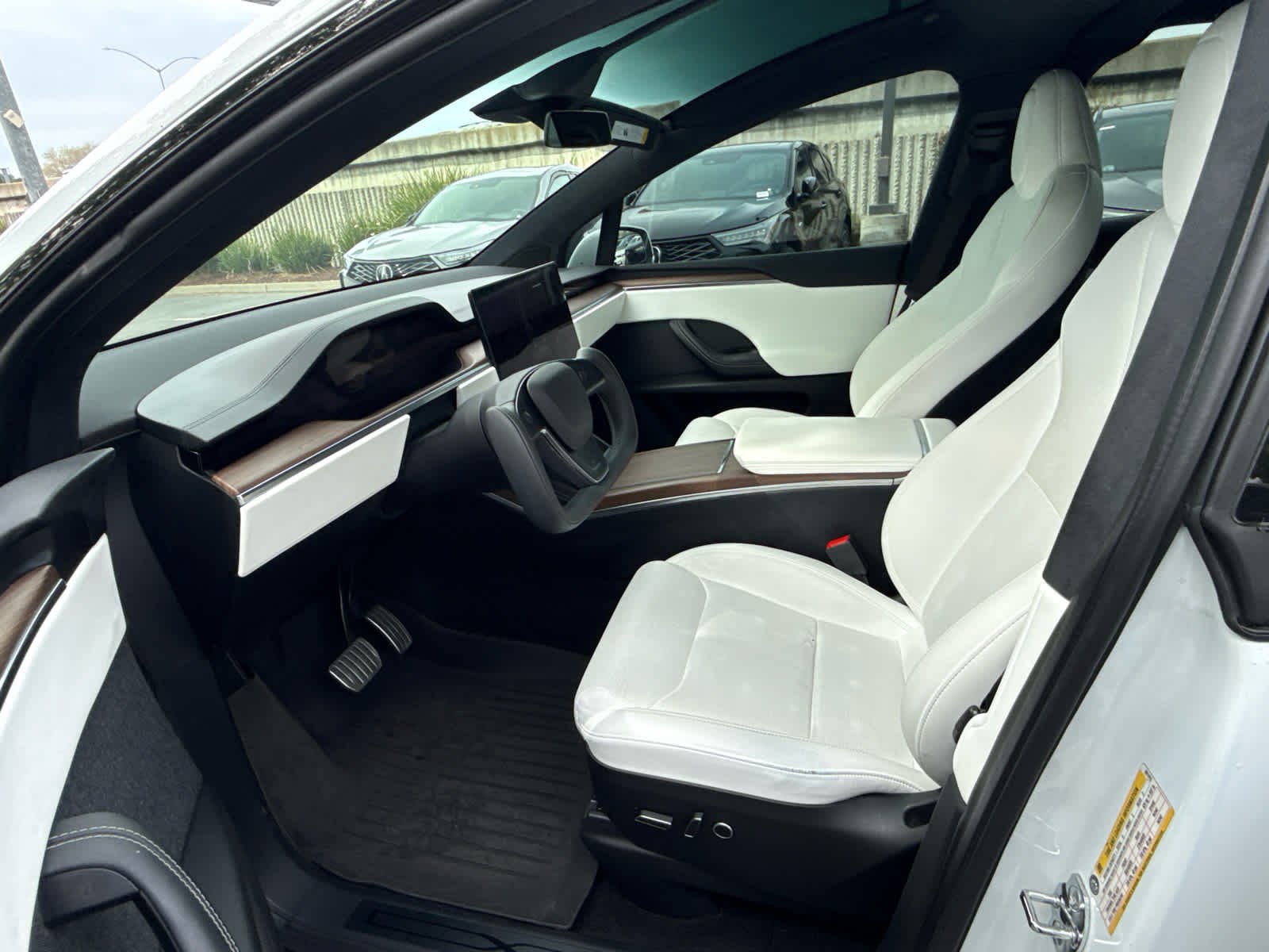 Used 2023 Tesla Model X image 24