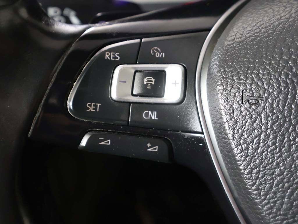 Used 2016 Volkswagen Golf Limited Edition image 39