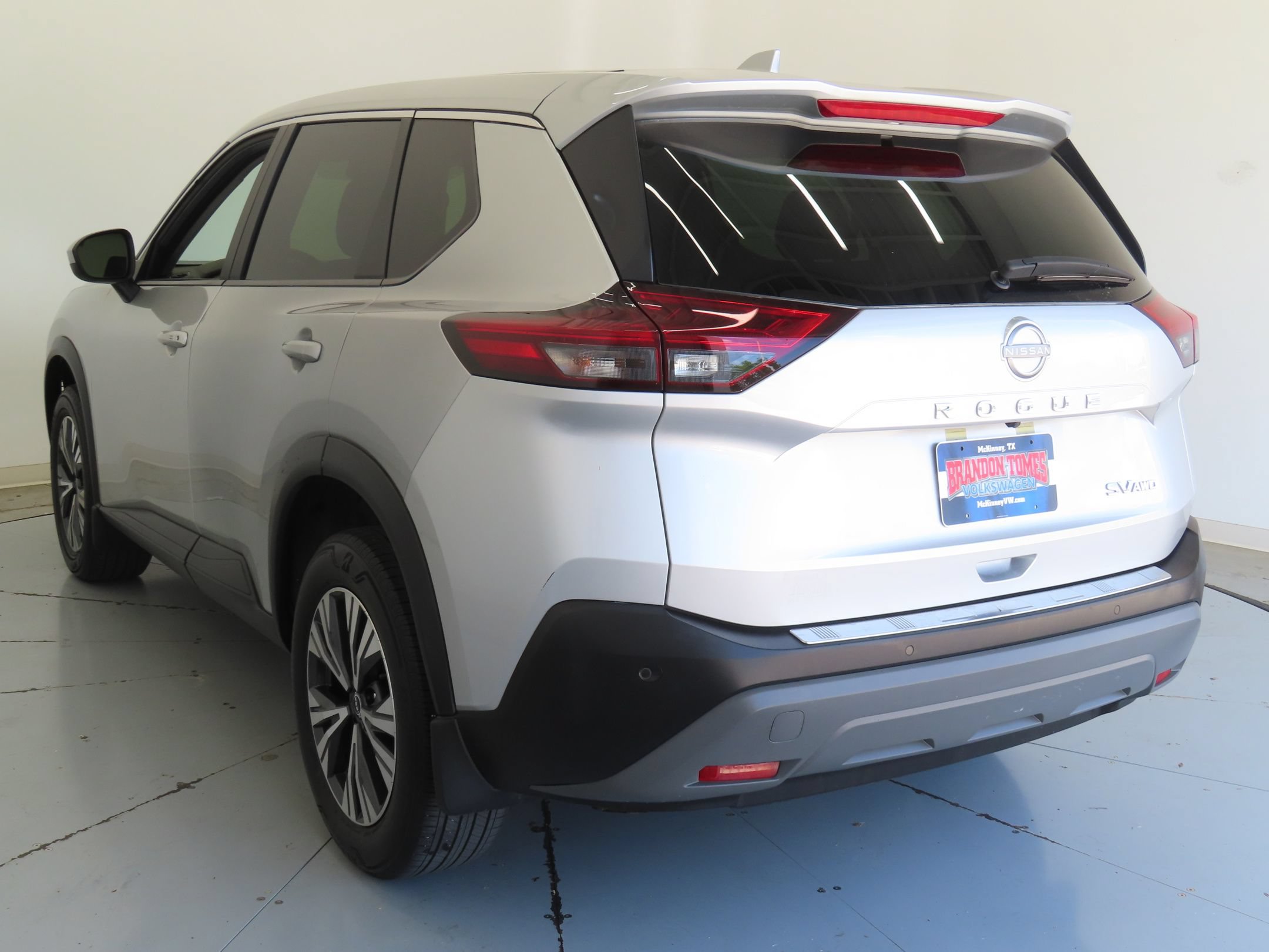 Used 2023 Nissan Rogue SV AWD/4WD image 6