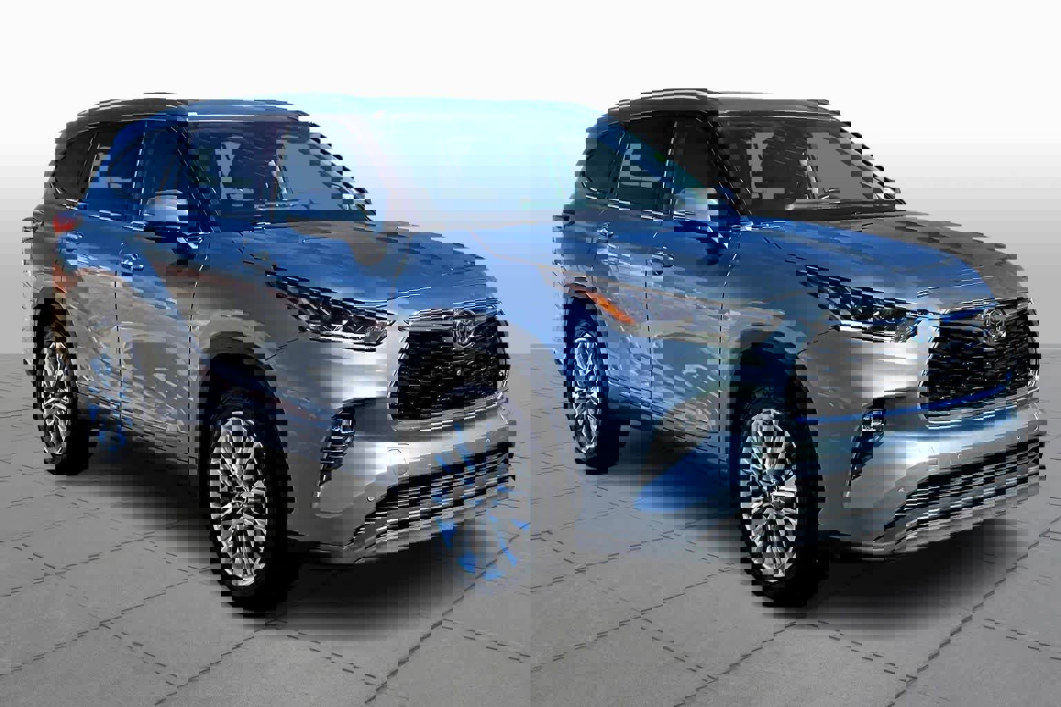 Certified 2022 Toyota Highlander Limited image 2